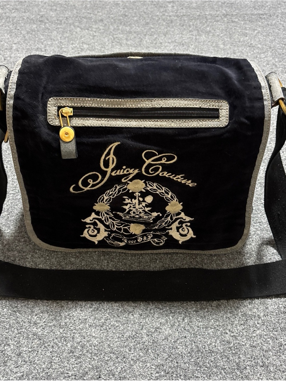 Juicy Couture Velour Messenger Crossbody Bag Purse Black Velvet Crest Y2K
